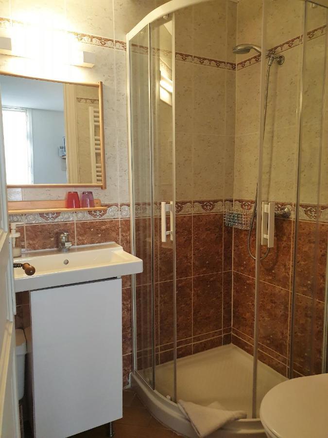 Chambres D'Hotes Et Gites- L'Abri Sous Roche Tautavel Екстер'єр фото